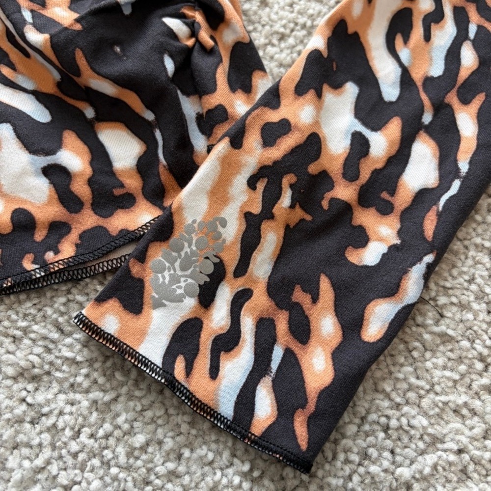 Long Sleeve Animal Print Ruched Top - Brown/Black - Picture 4 of 10